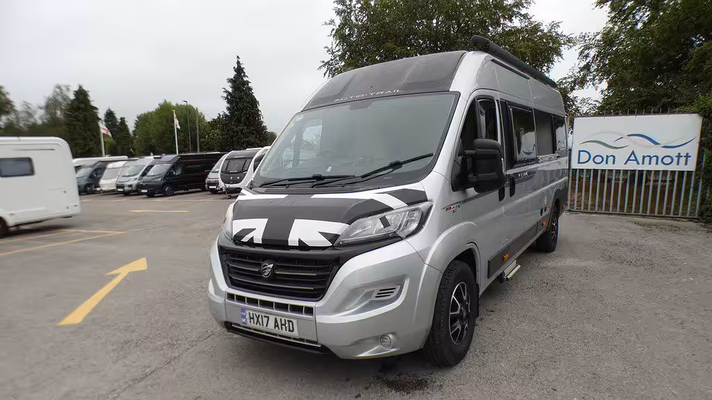 Used AUTO-TRAIL V-LINE 635 SE 2017 Motorhome
