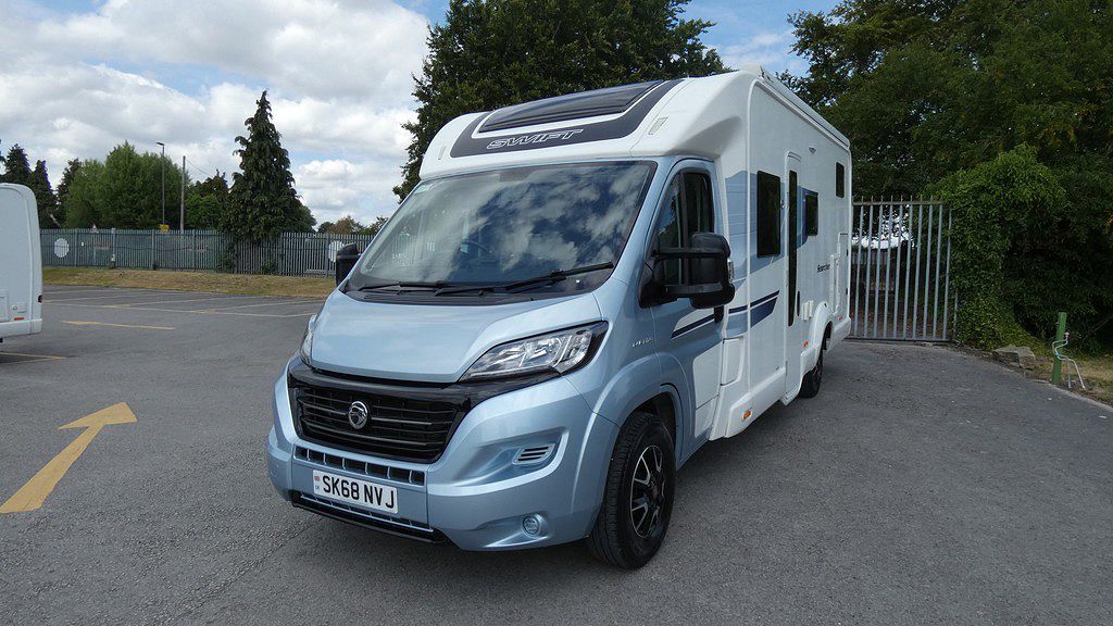 Used SWIFT ESCAPE 684 SEARCHER 2018 Motorhome