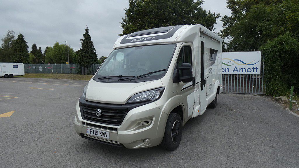 Used SWIFT CHAMPAGNE C205 ESCAPE 2019 Motorhome