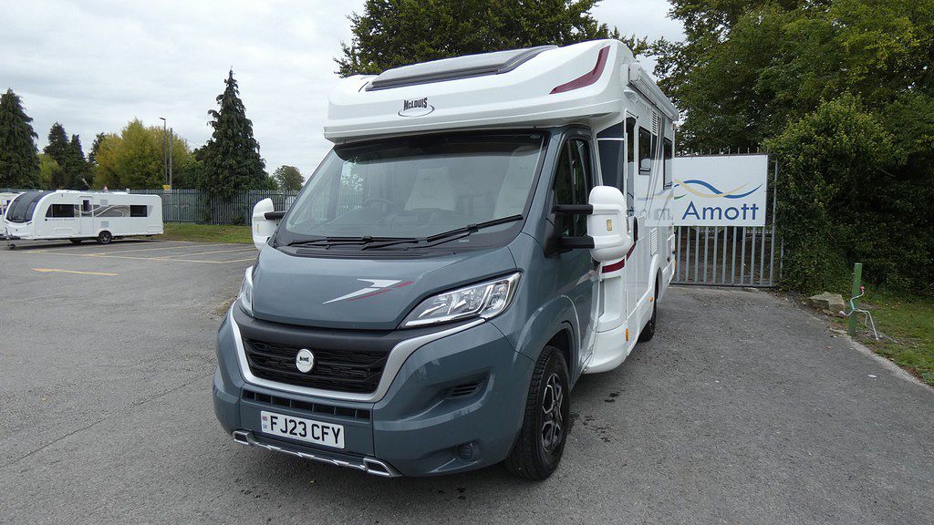 Used MCLOUIS FUSION 330 2023 Motorhome
