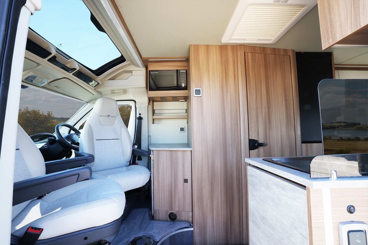 V Line Sport Interior 2026 1