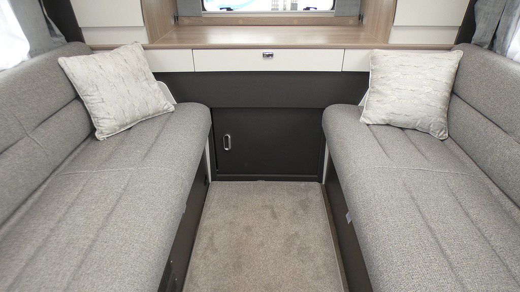 14964 7 0 157975