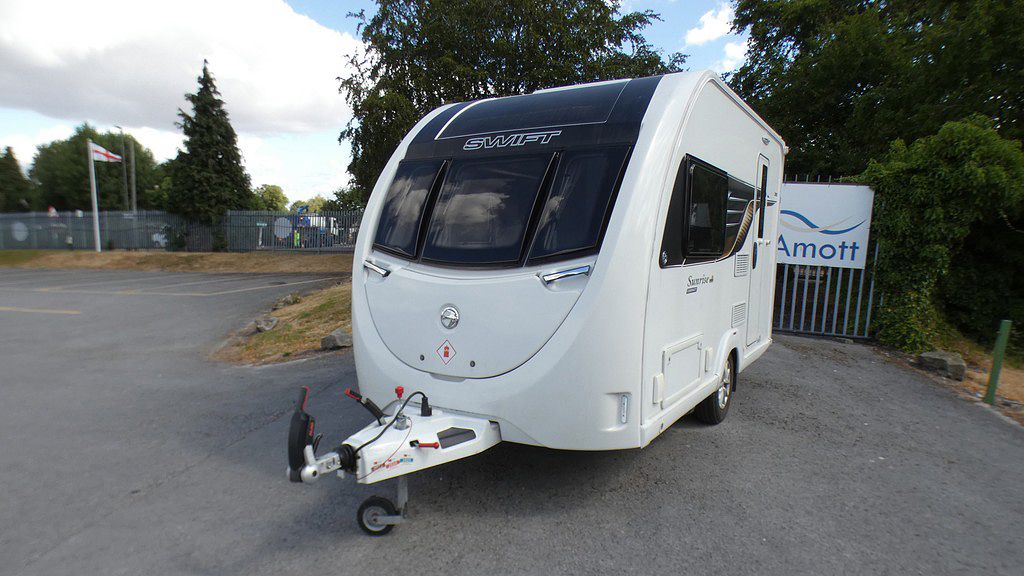 Used SWIFT SUNRISE COMPACT 380 2022 Caravan